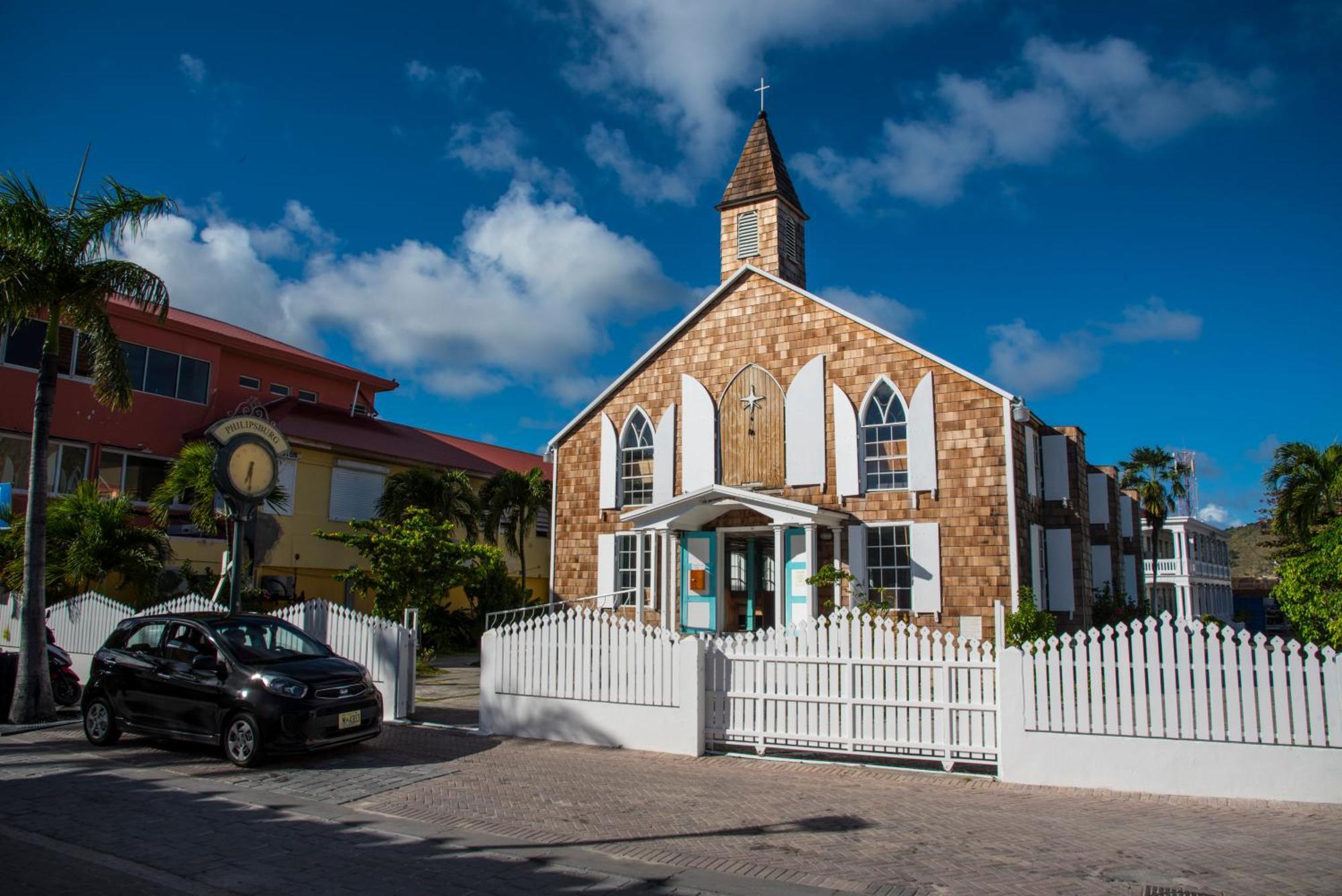 Simpson Bay Resort Marina & Spa Exterior photo